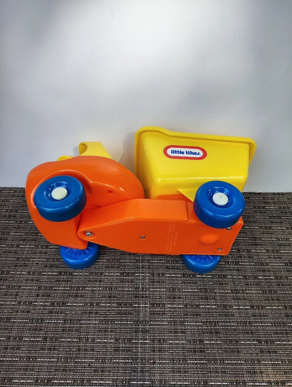 Little Tikes Toddle Tots Dump Truck Vehicle with 2 Construction Workers Vintage